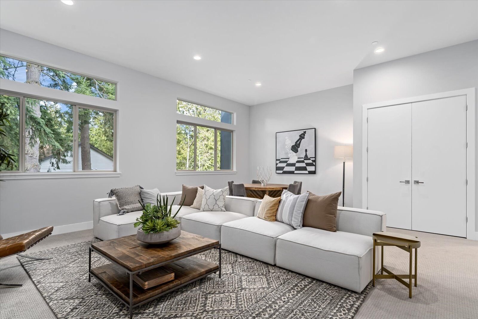 energy-efficient-features-in-luxury-homes-what-buyers-are-looking-for-5