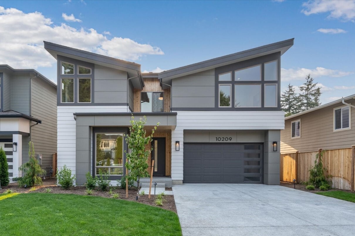 10209 125th Ave NE